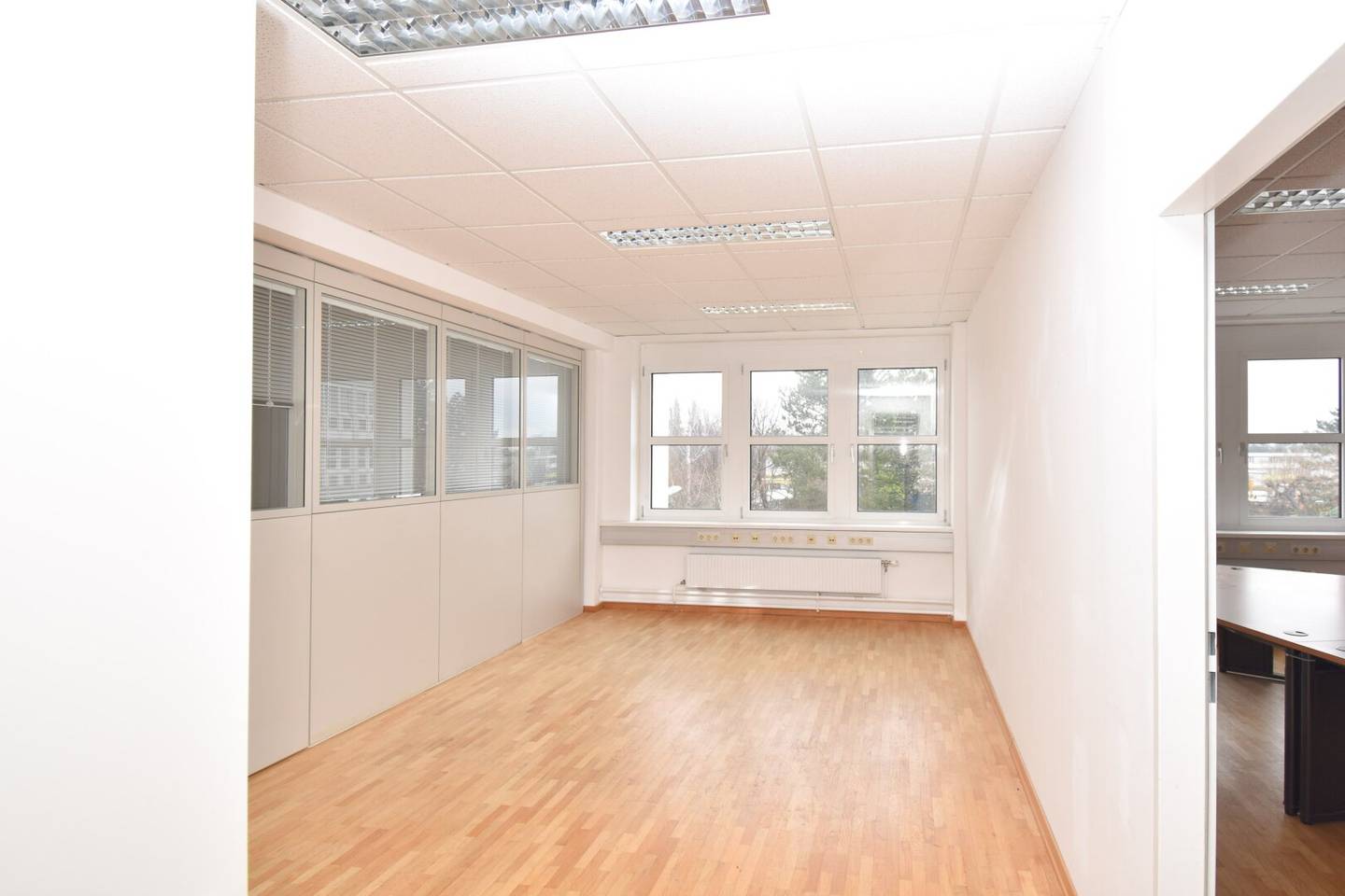 Bürofläche in 1230 Wien Liesing – 342 m², 1. Etage, Lift, klimatisiert