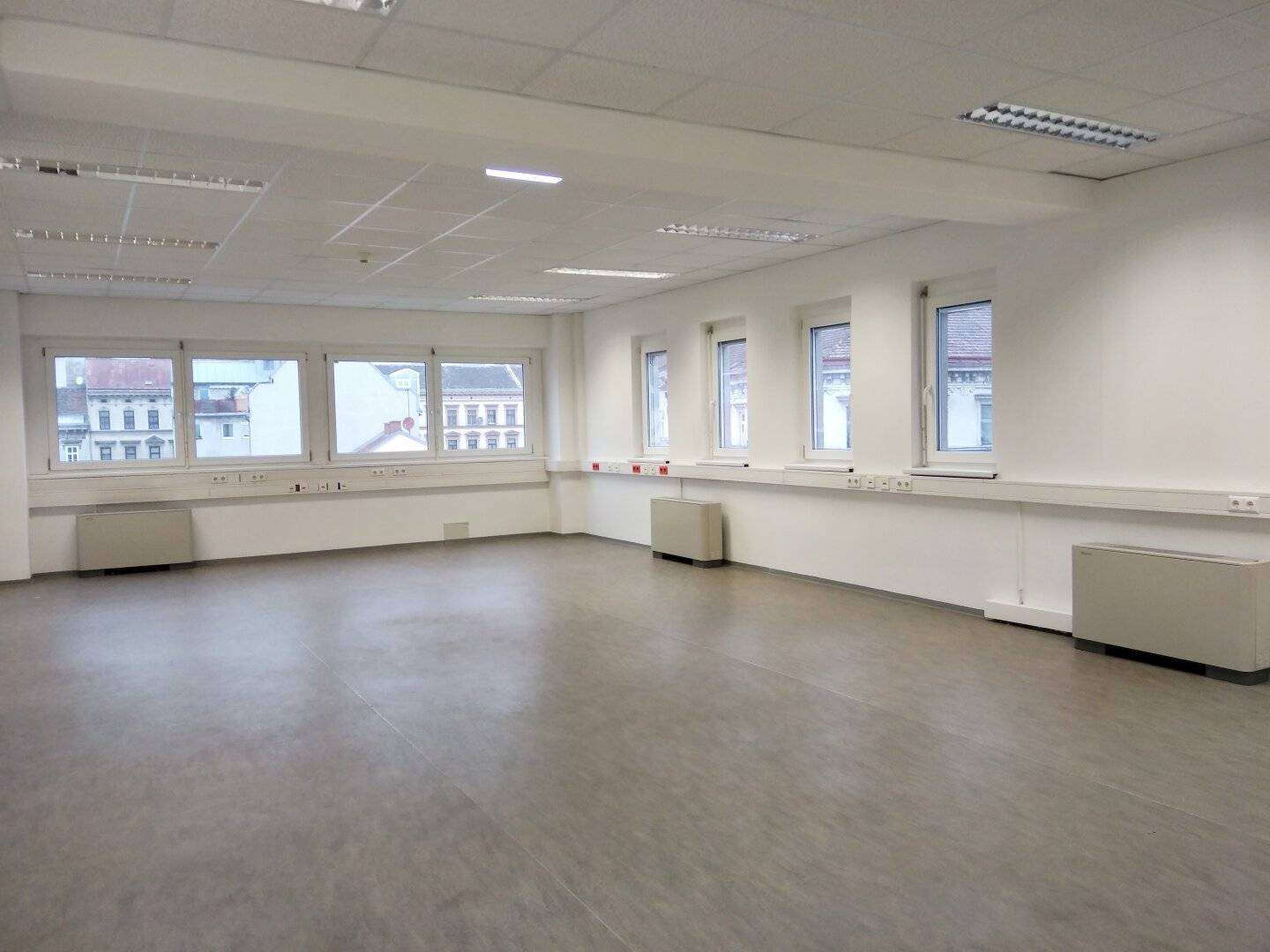 Modernes Büro in 1150 Wien, 555 m², Parkplätze im Haus zur Miete