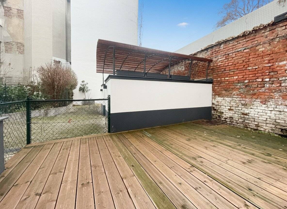 Apartment in a revitalized old building with a courtyard terrace near Elterleinplatz