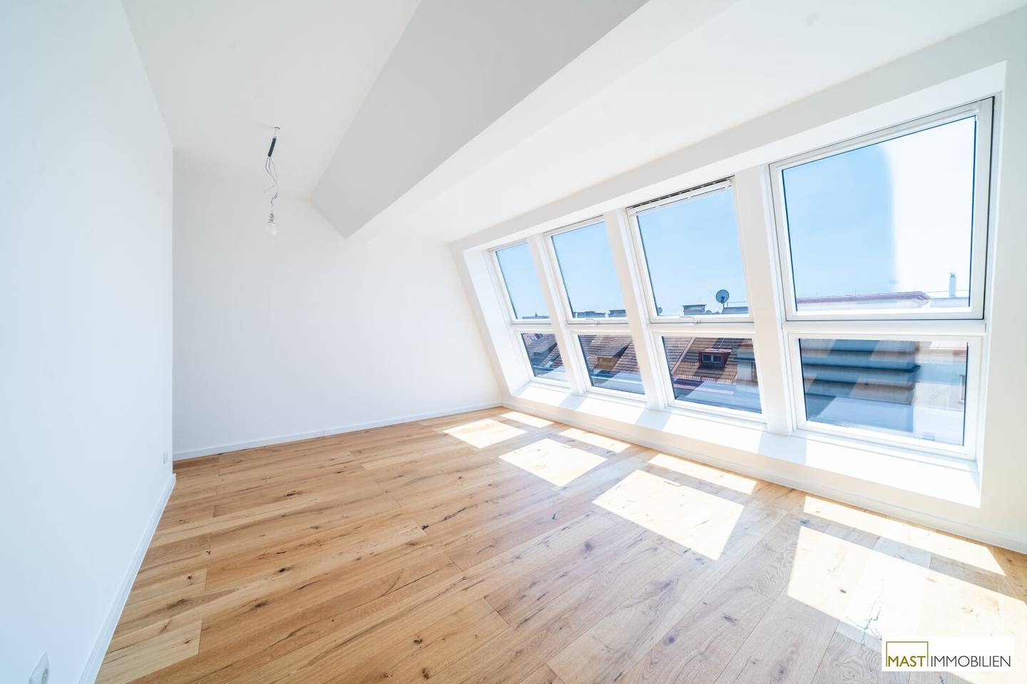 Erstbezug Dachgeschosswohnung in Wien Ottakring mit Fernblick, 114 m²