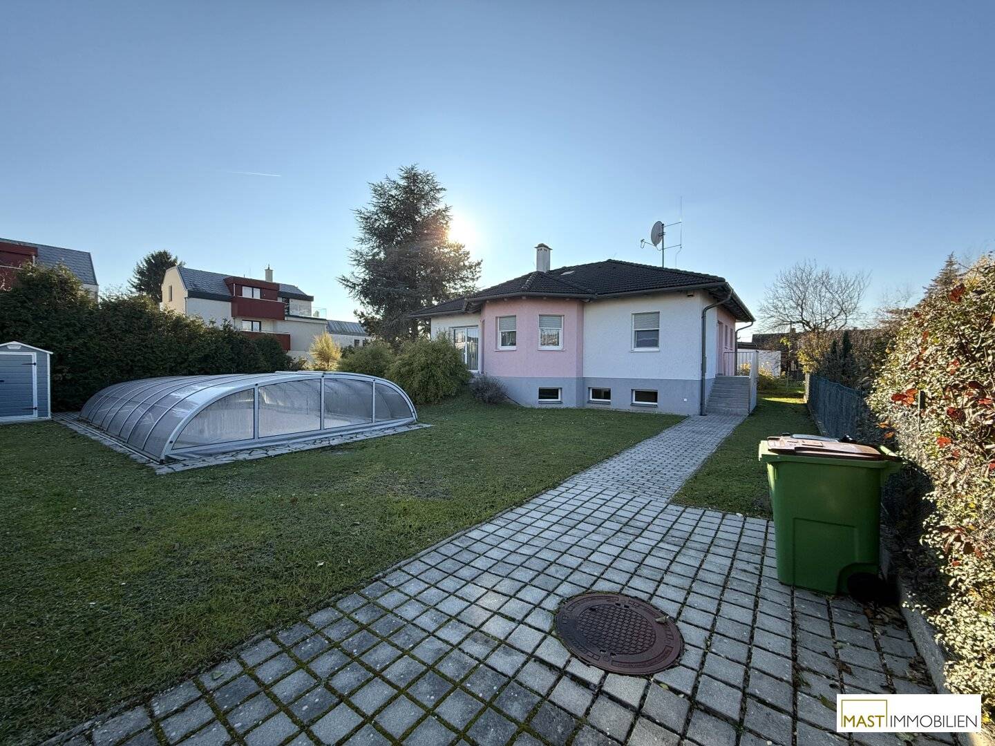 Bungalow with Pool in Vienna 21
