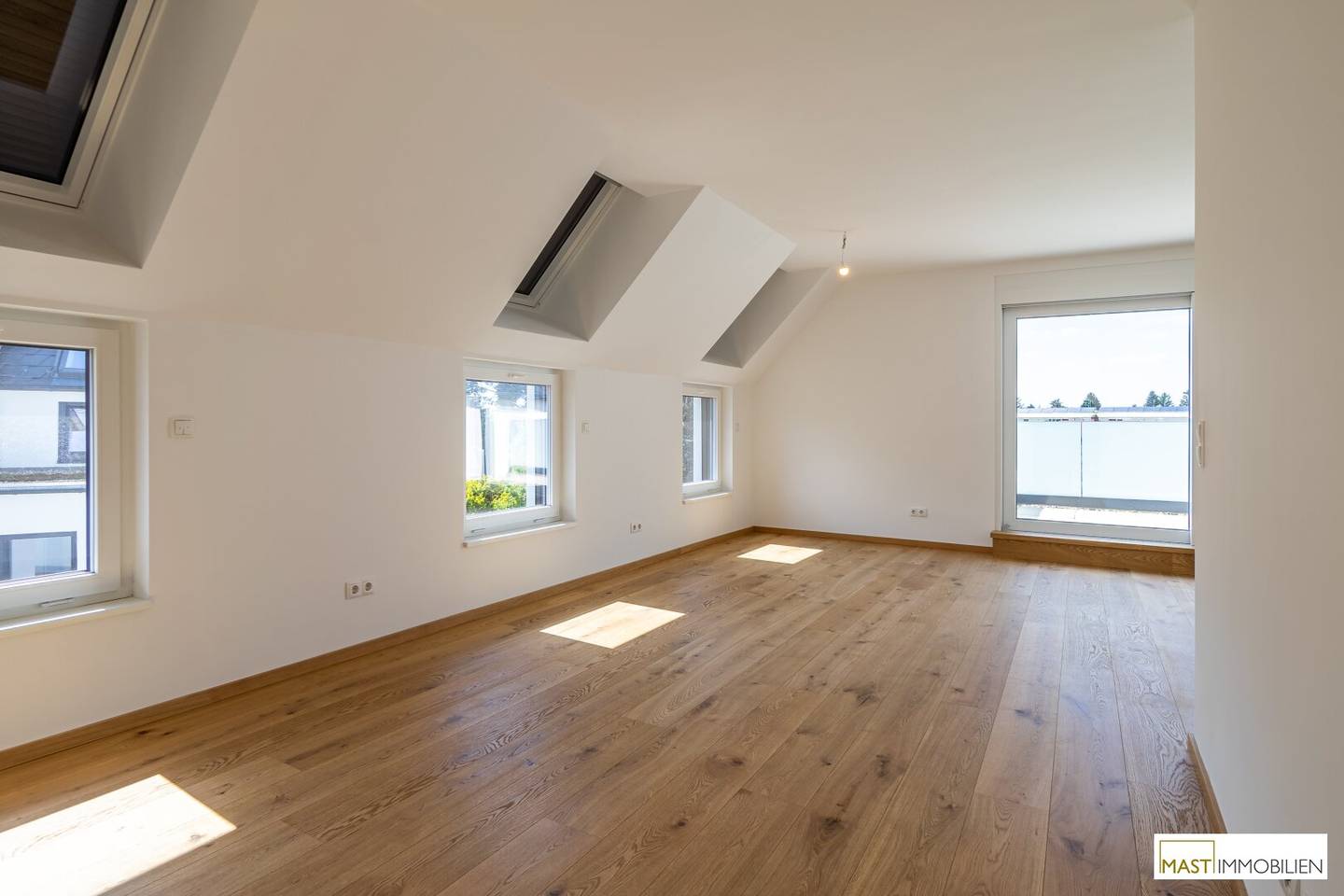 Dachgeschosswohnung Erstbezug Wohnküche Balkon