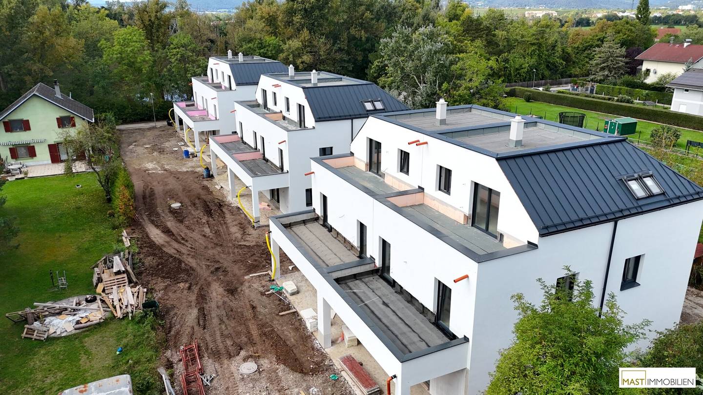 5-Room Semi-Detached House in Tribuswinkel