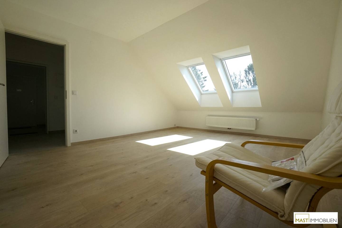 Renovated Multi-Family House with Garden and Parking