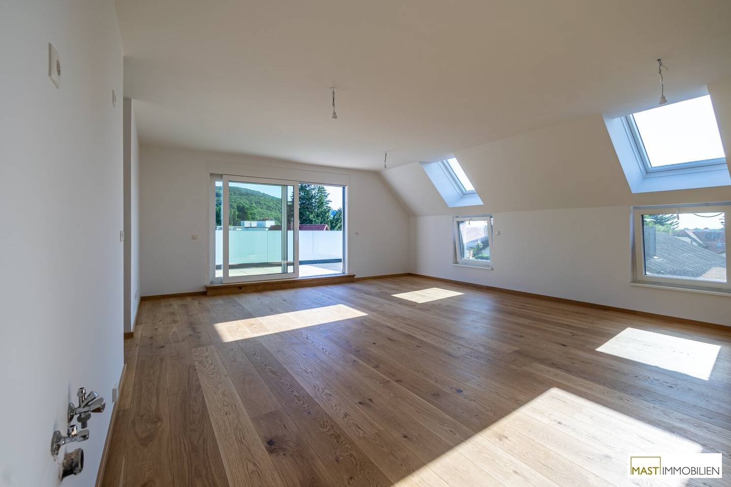 Dachgeschosswohnung hell mit Terrasse Erstbezug