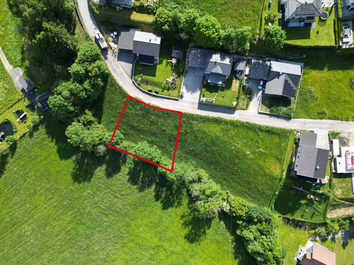 Sonniges Grundstück mit 767m² in Gmünd, nahe der Künstlerstadt