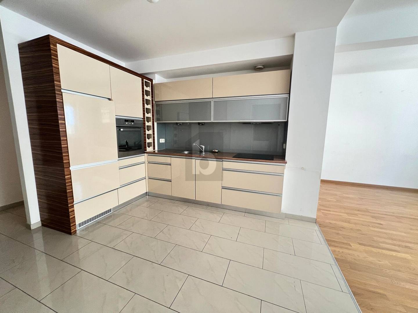 Bright Erdgeschosswohnung near Alte Donau with open kitchen