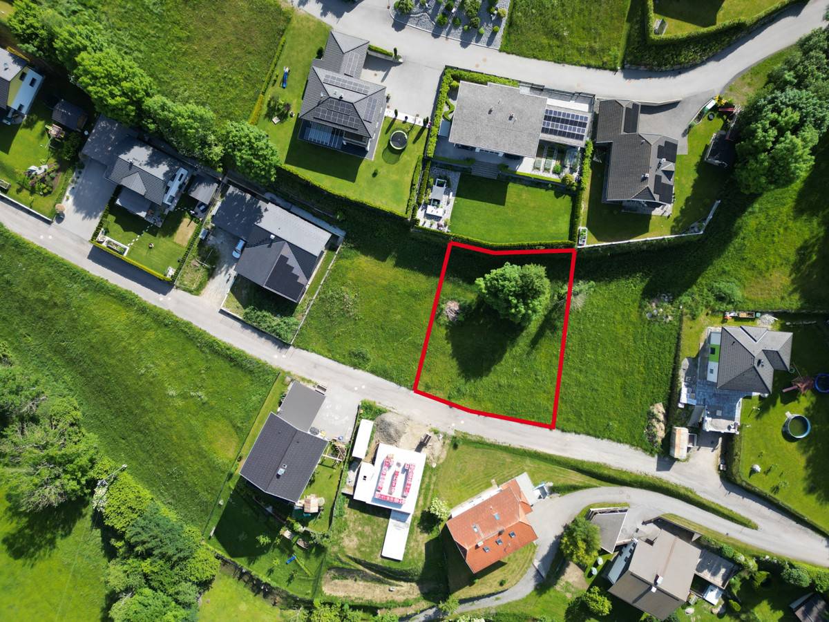 Sonniges Baugrundstück in Gmünd, 876 m² nahe der Künstlerstadt