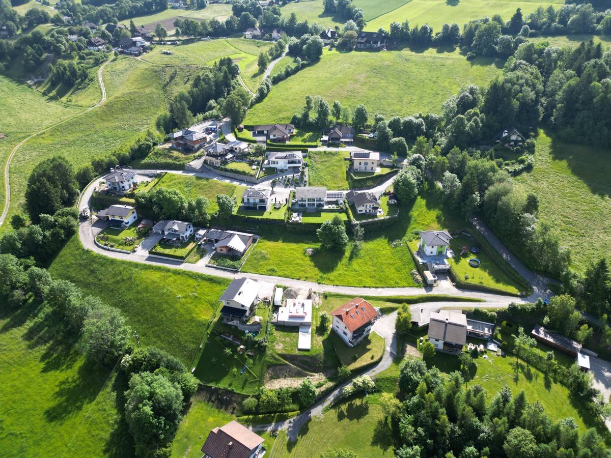 Sonniges Baugrundstück in Gmünd, 876 m² nahe der Künstlerstadt