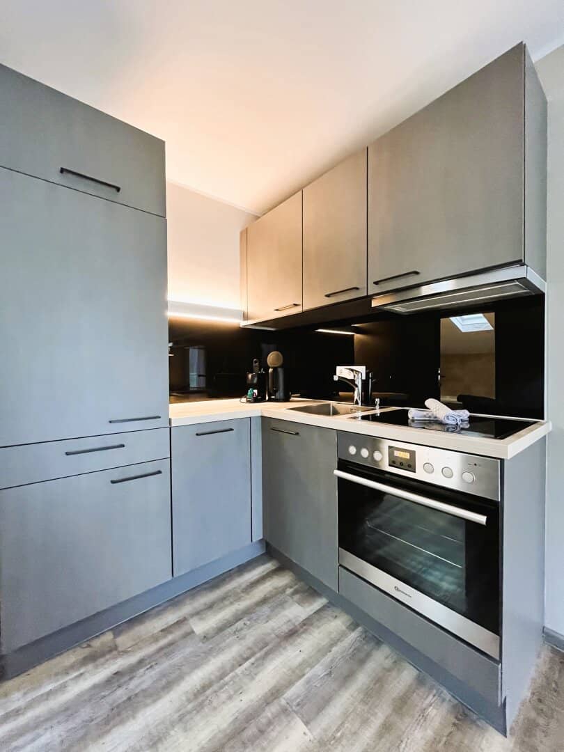 SUPER RETURN: Fully furnished LUXURY APARTMENT in Seefeld's top location now for sale