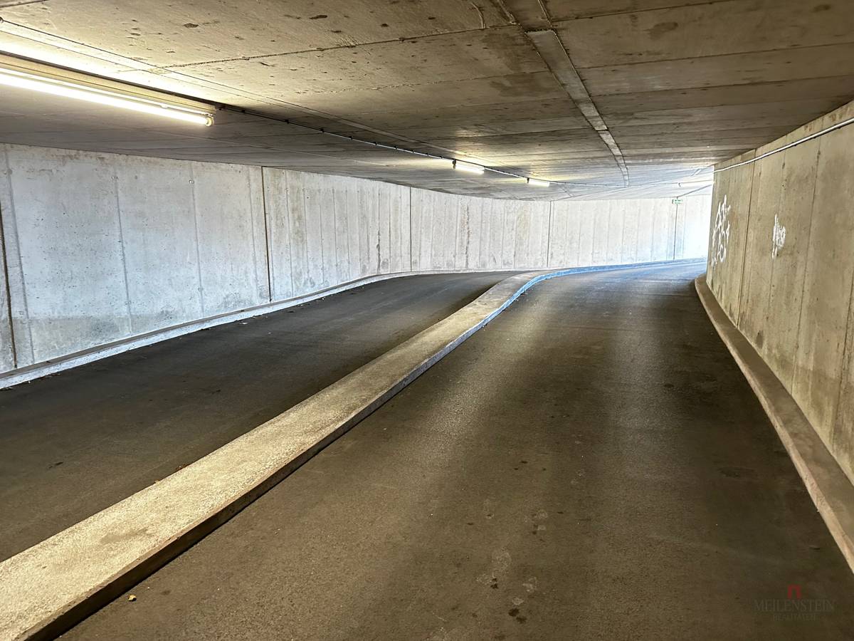Tiefgaragenstellplatz in Völs zu vermieten