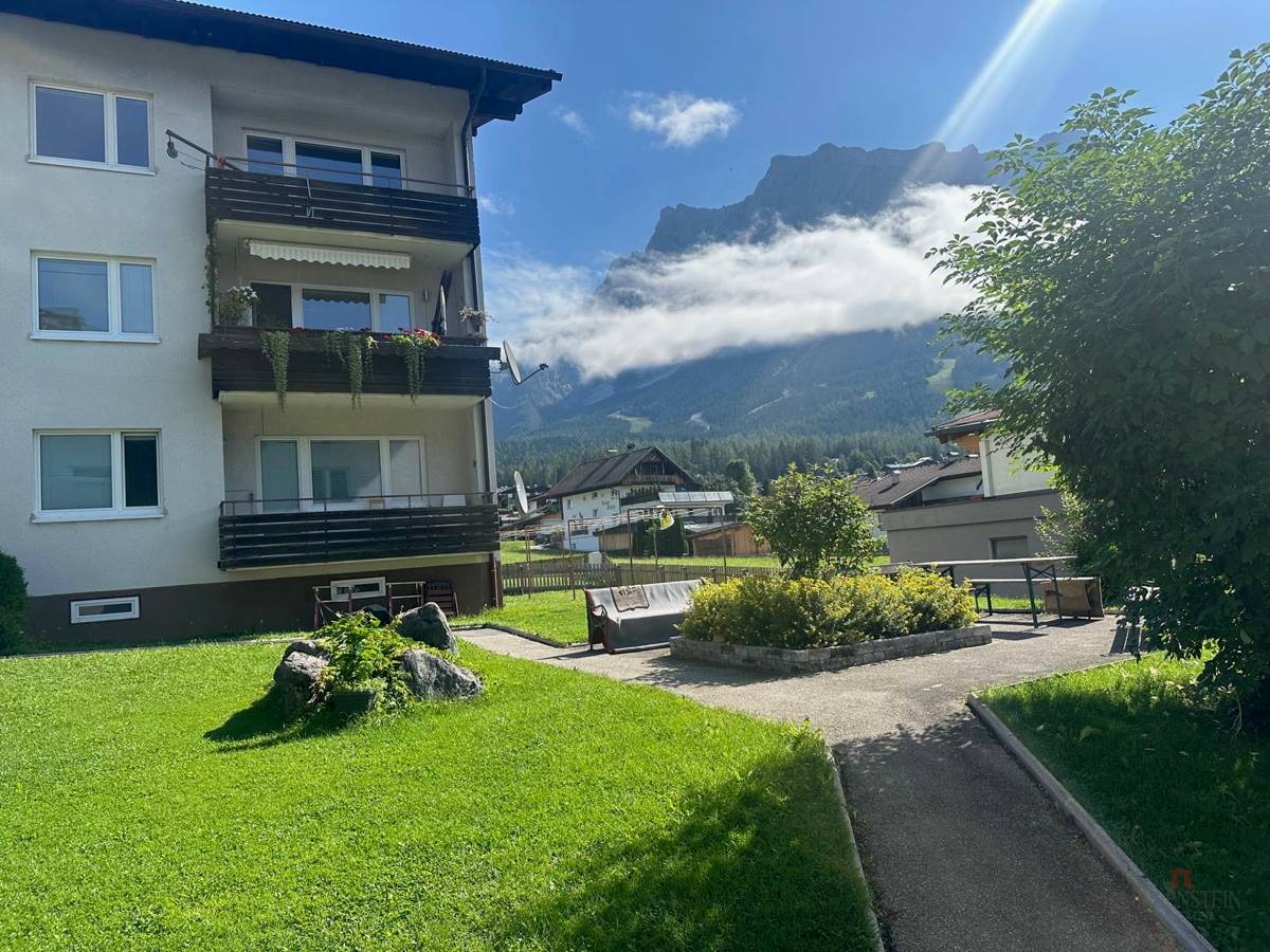 Wohnung mit Balkon und Garage in Tirol