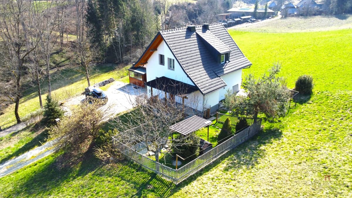 Charmantes Einfamilienhaus mit Einliegerwohnung am Waldrand von Moosburg
