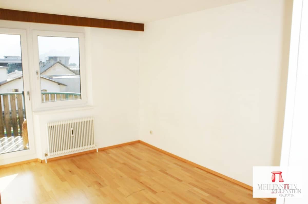 Bright flat with built in kitchen two balconies