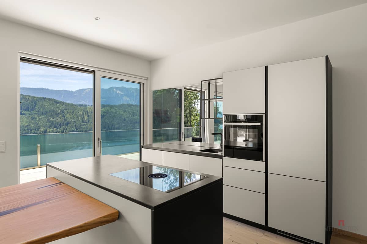 Penthouse with lake view and spacious terrace