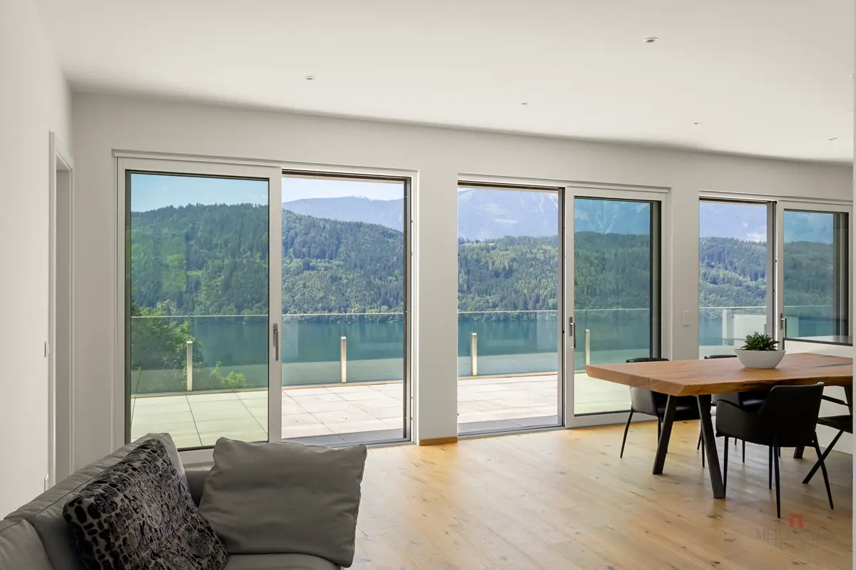 Penthouse with lake view and spacious terrace