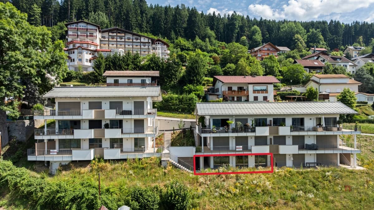 Sea view apartment with lift from underground garage