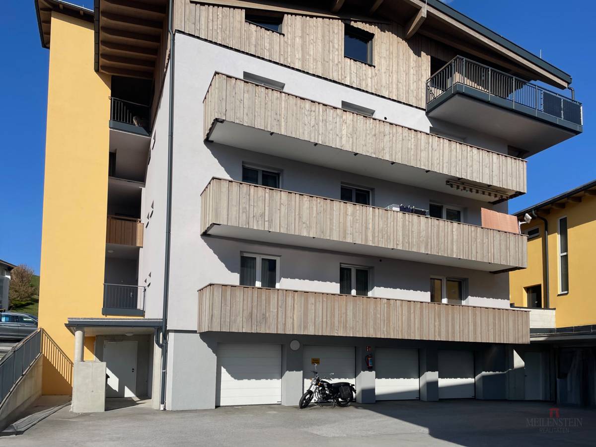 Ground floor apartment with balcony and kitchen