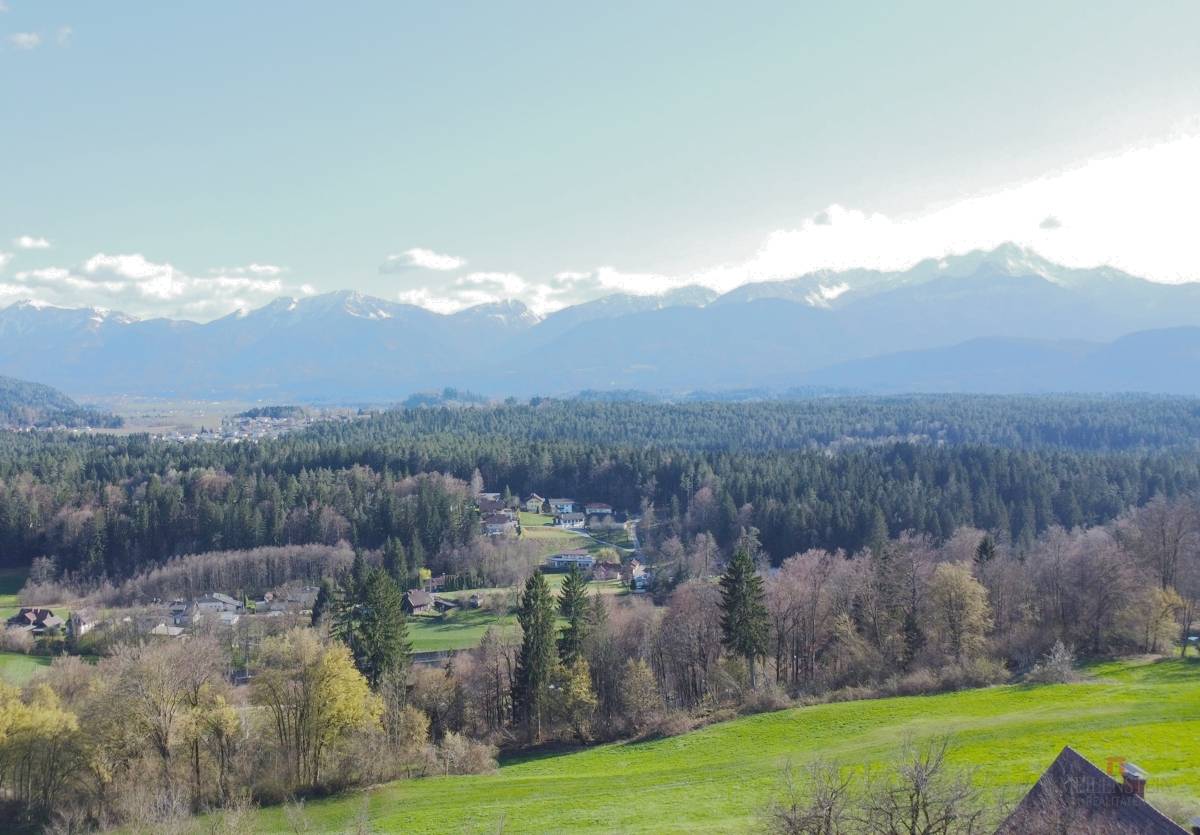 Traumhaftes Baugründstück in Velden mit Seeblick und Karawankenblick