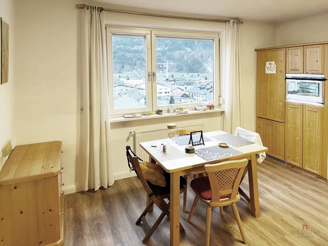 Well kept apartment with balcony in central location