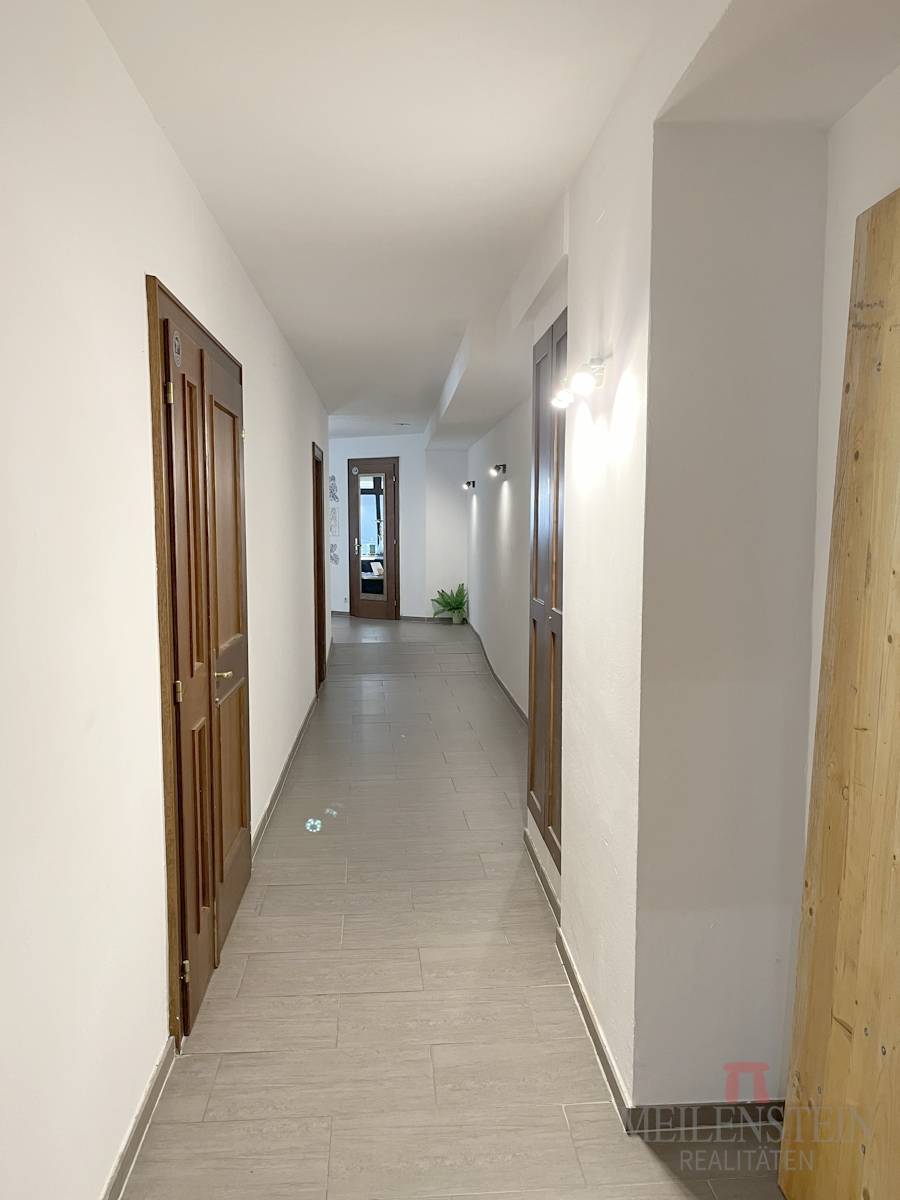 Ground floor apartment with generous layout and climate control