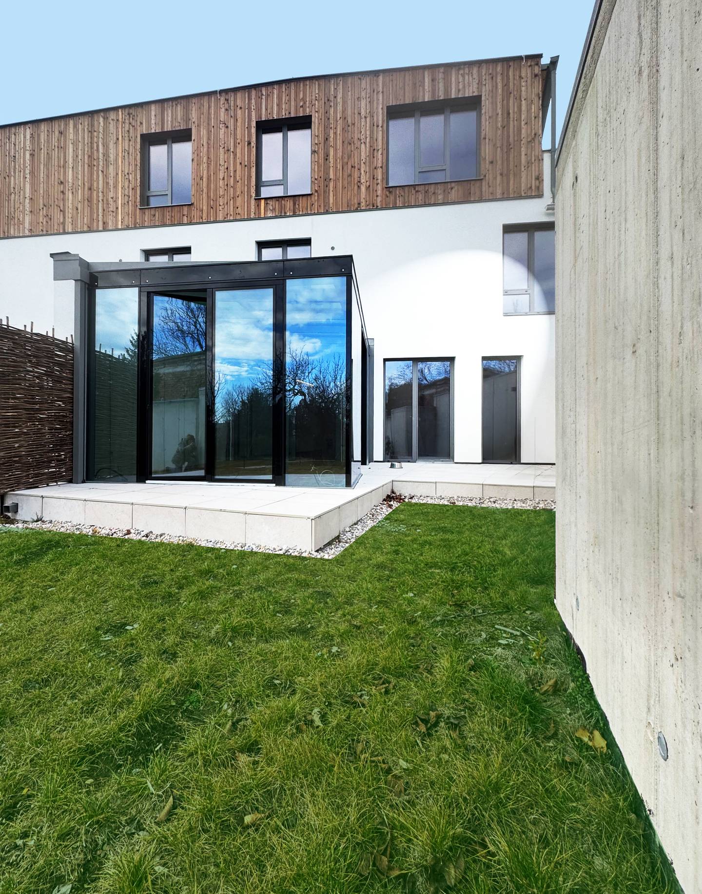 Brand new maisonette apartment in green setting