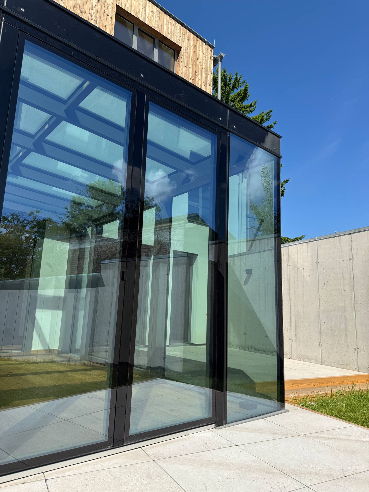 Brand new maisonette apartment in green setting