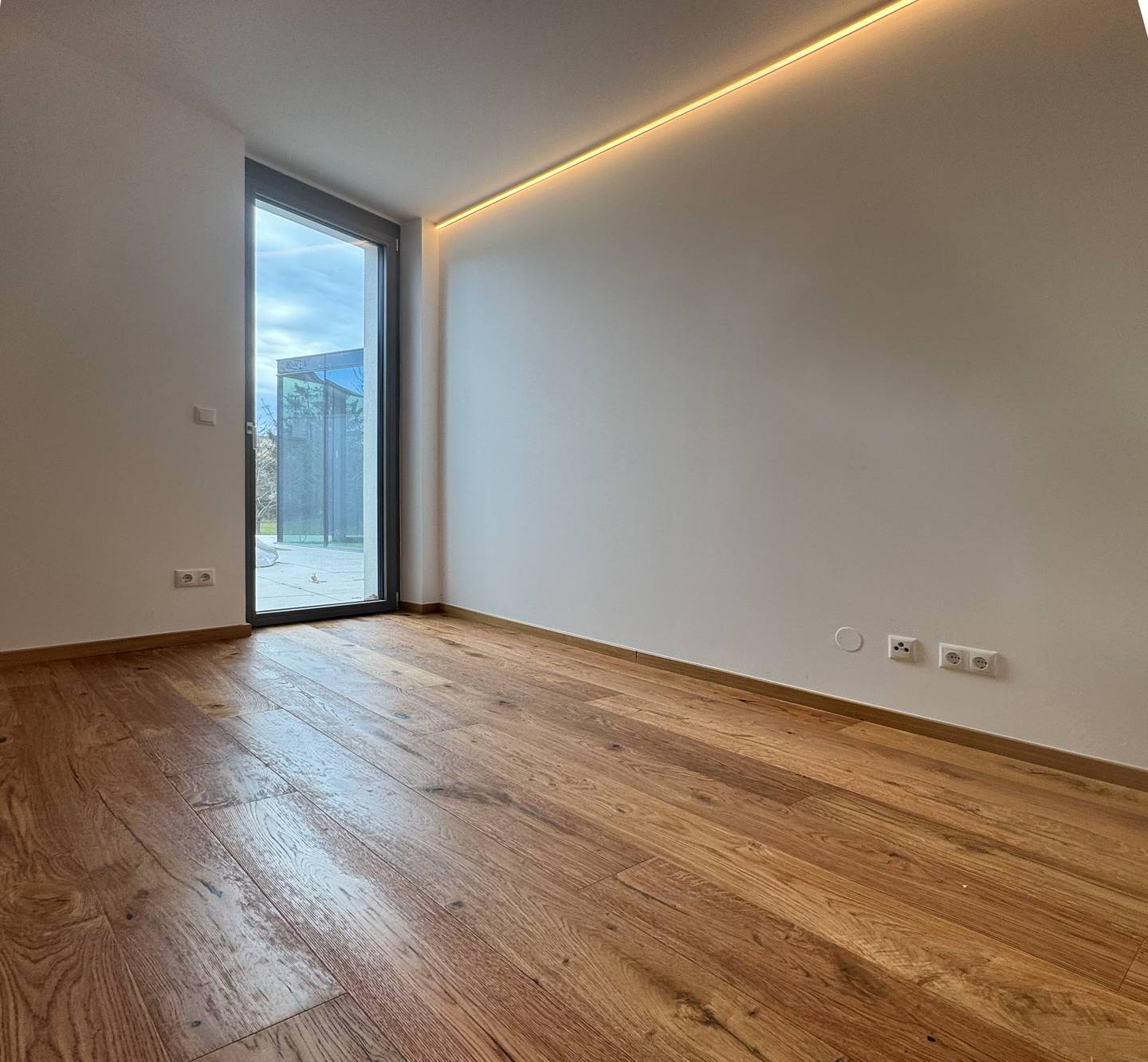 Brand new maisonette apartment in green setting