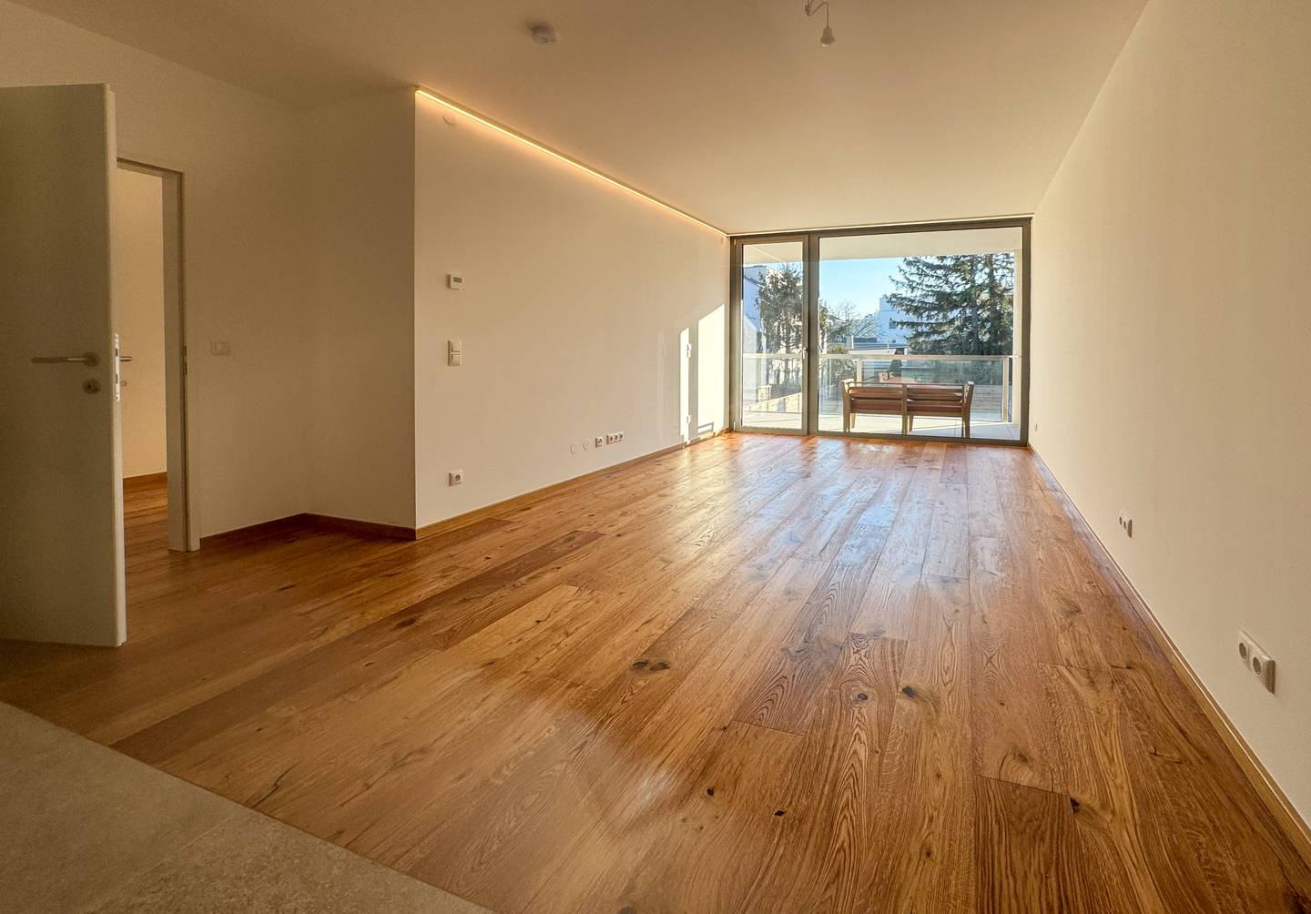 Apartment Brand new barrier free loggia