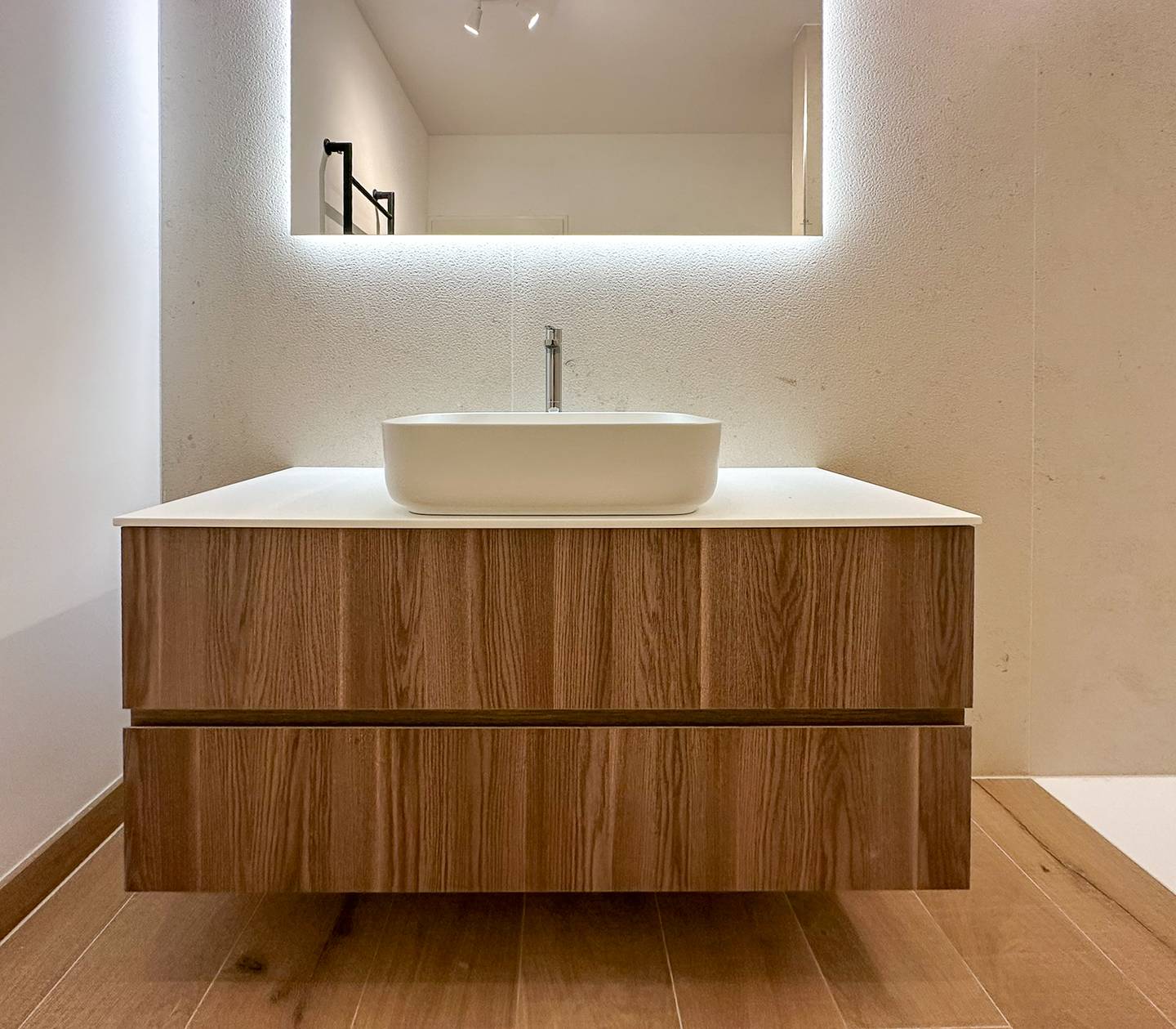 Newly built apartment with west view terrace