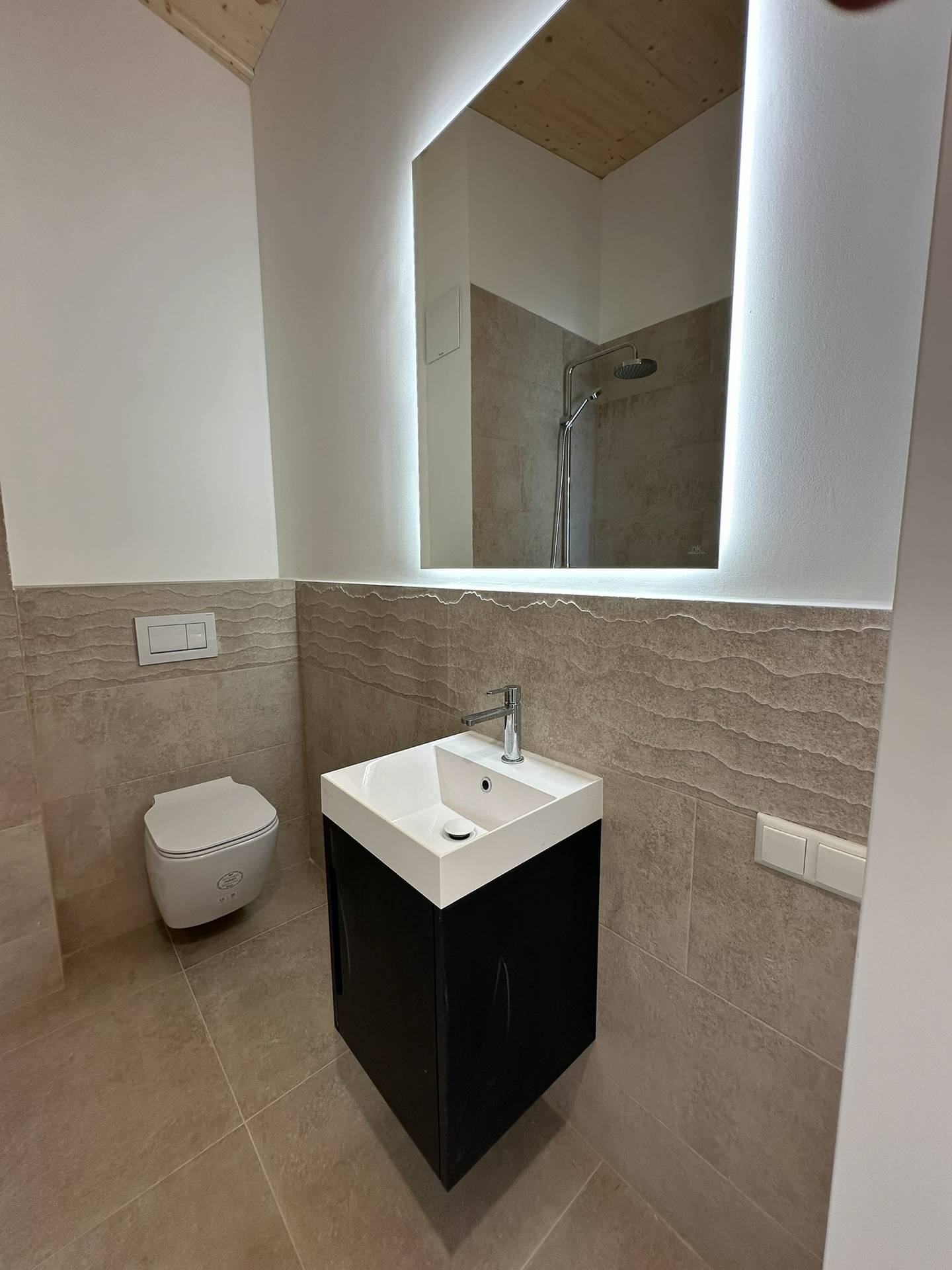 Apartment newly built terrace near amenities