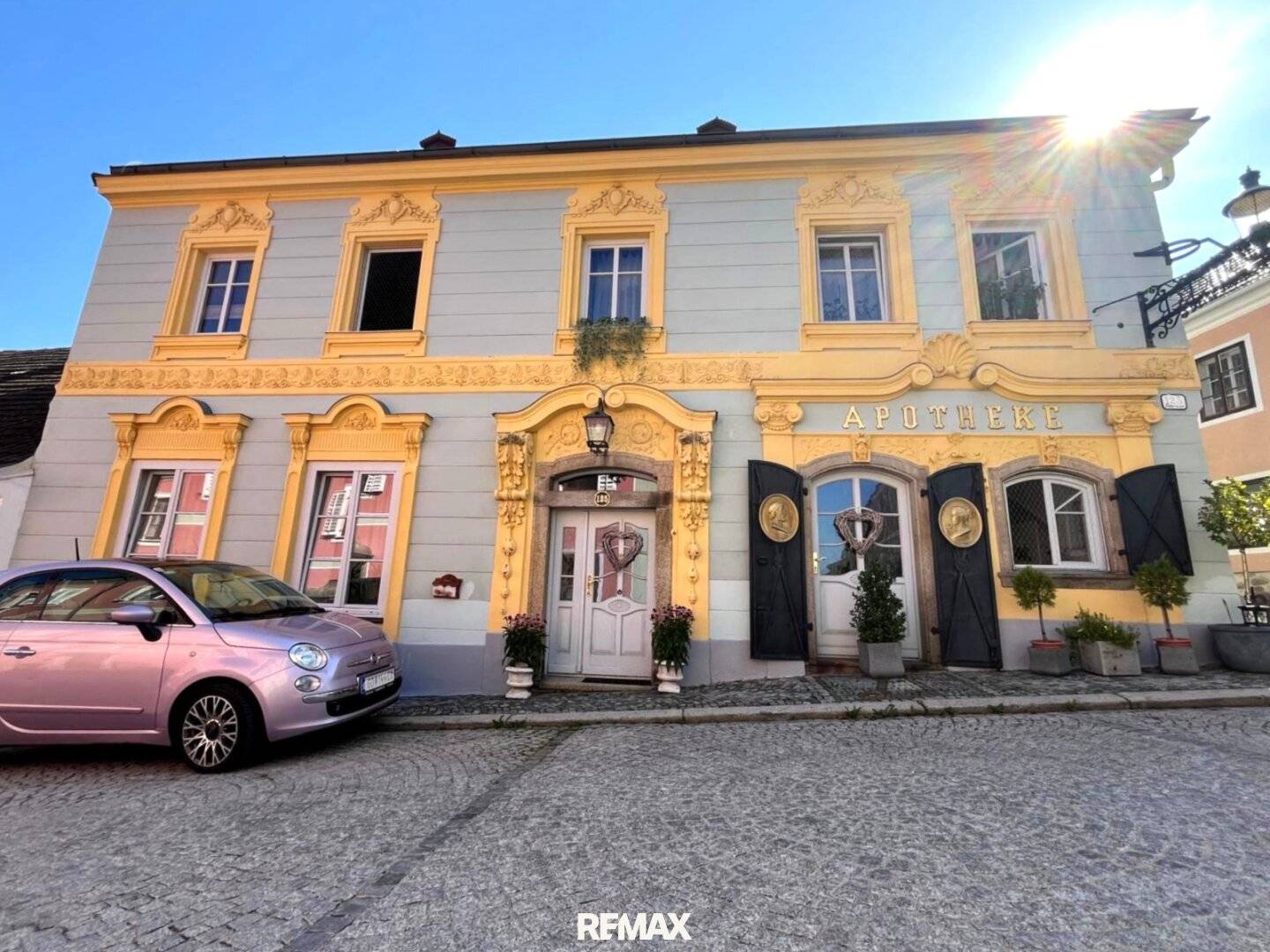 Weitra: Wohn- und Geschäftshaus mit Neobarock-Fassade 8 Zimmer
