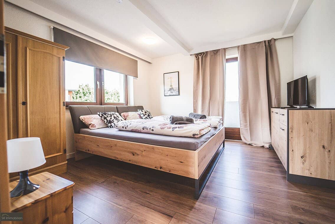 Investitionschance: Geräumiges Einfamilien-/Zweifamilienhaus mit großem Grundstück und Aussicht!