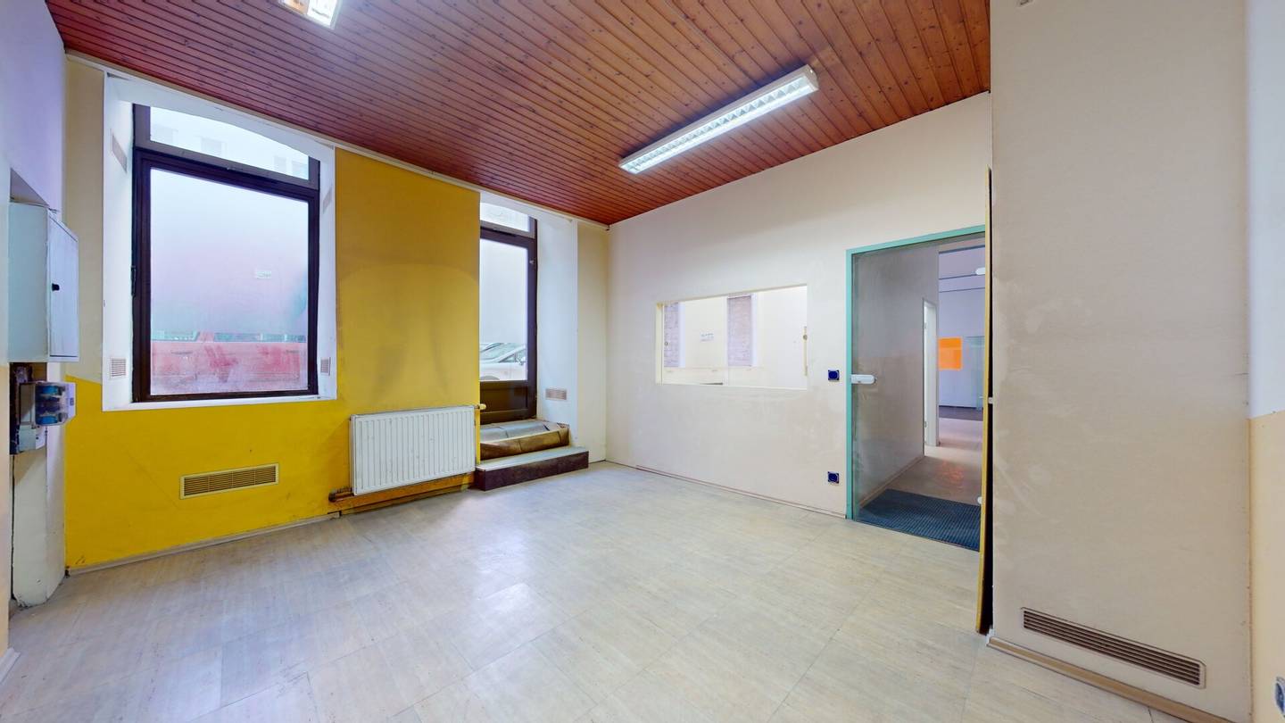 Großzügige Gewerbeeinheit (Büro/Praxis/etc) Nähe Mariahilfer Straße!