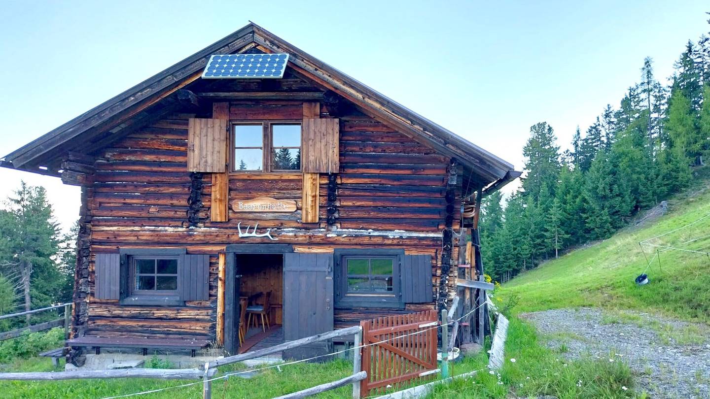 RENTAL: ATTENTION! Tyrolean Alpine Hut with Recreational Residence at 1700 m