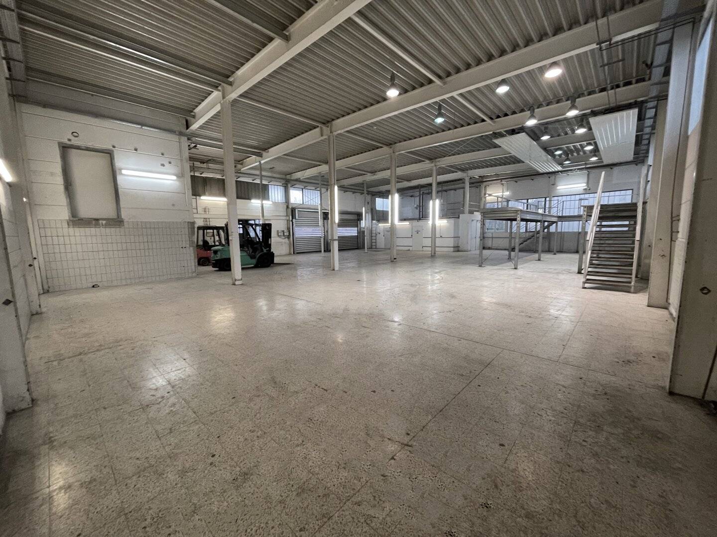 MIETE: 3000 m² !! Halle - Produktion- Lagerfläche  in Kramsach