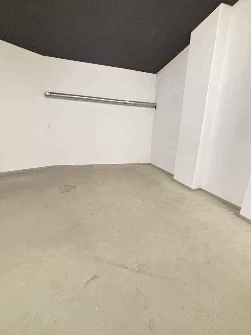 Storage space in a new building for rent and de