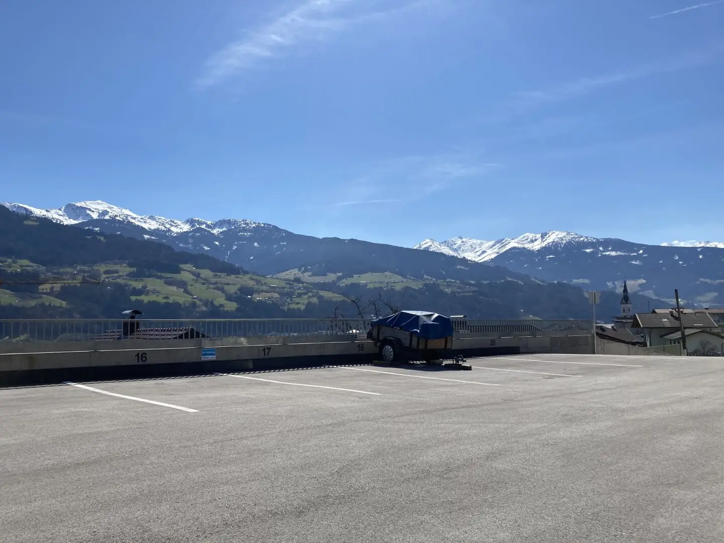 Garagenparkplatz in Vomp - jetzt Eigentum schaffen – Kauf statt Miete!