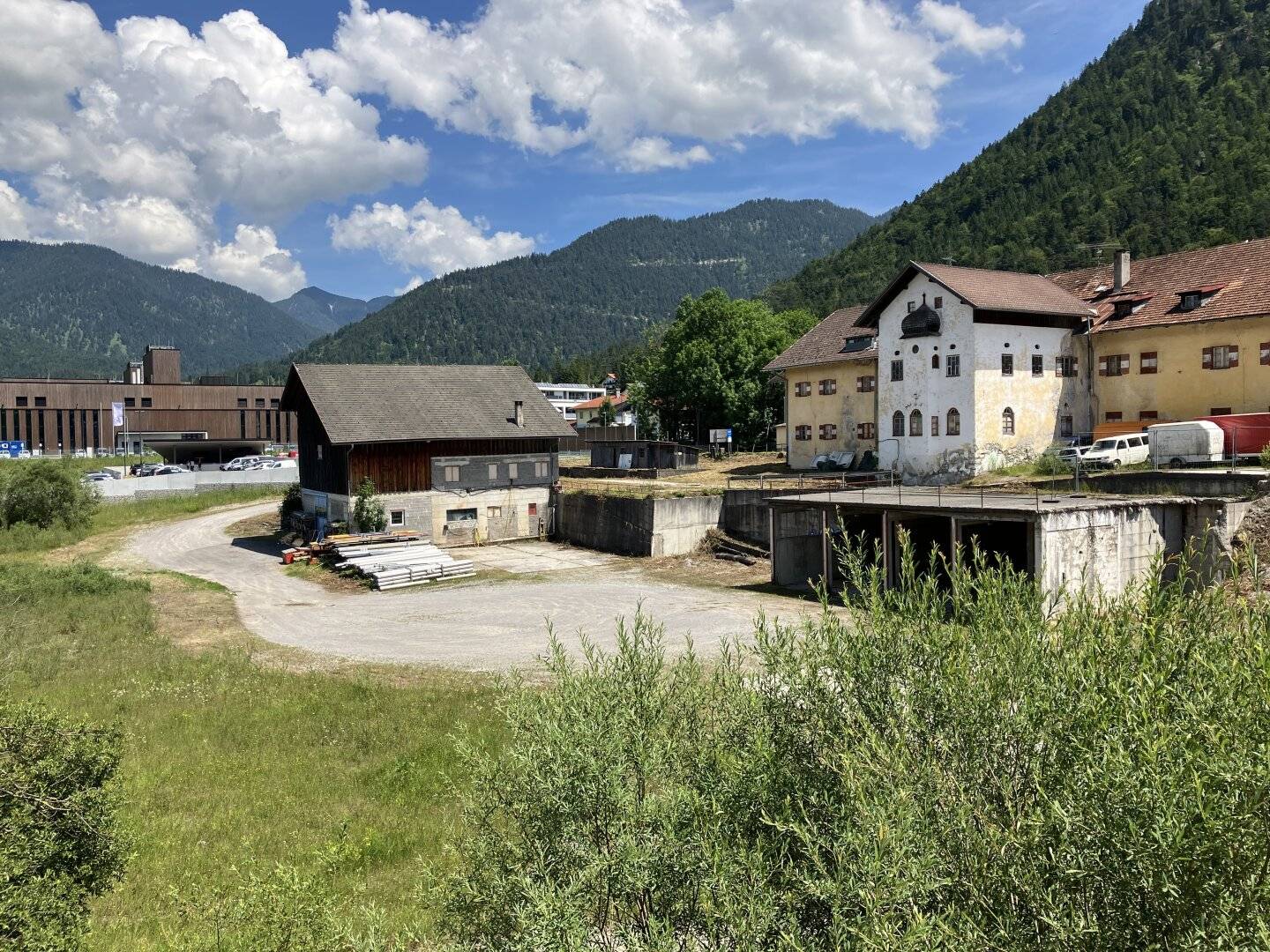 Over 11,500 m² of commercial space in Reutte/Breitenwang directly on the B179 for rent