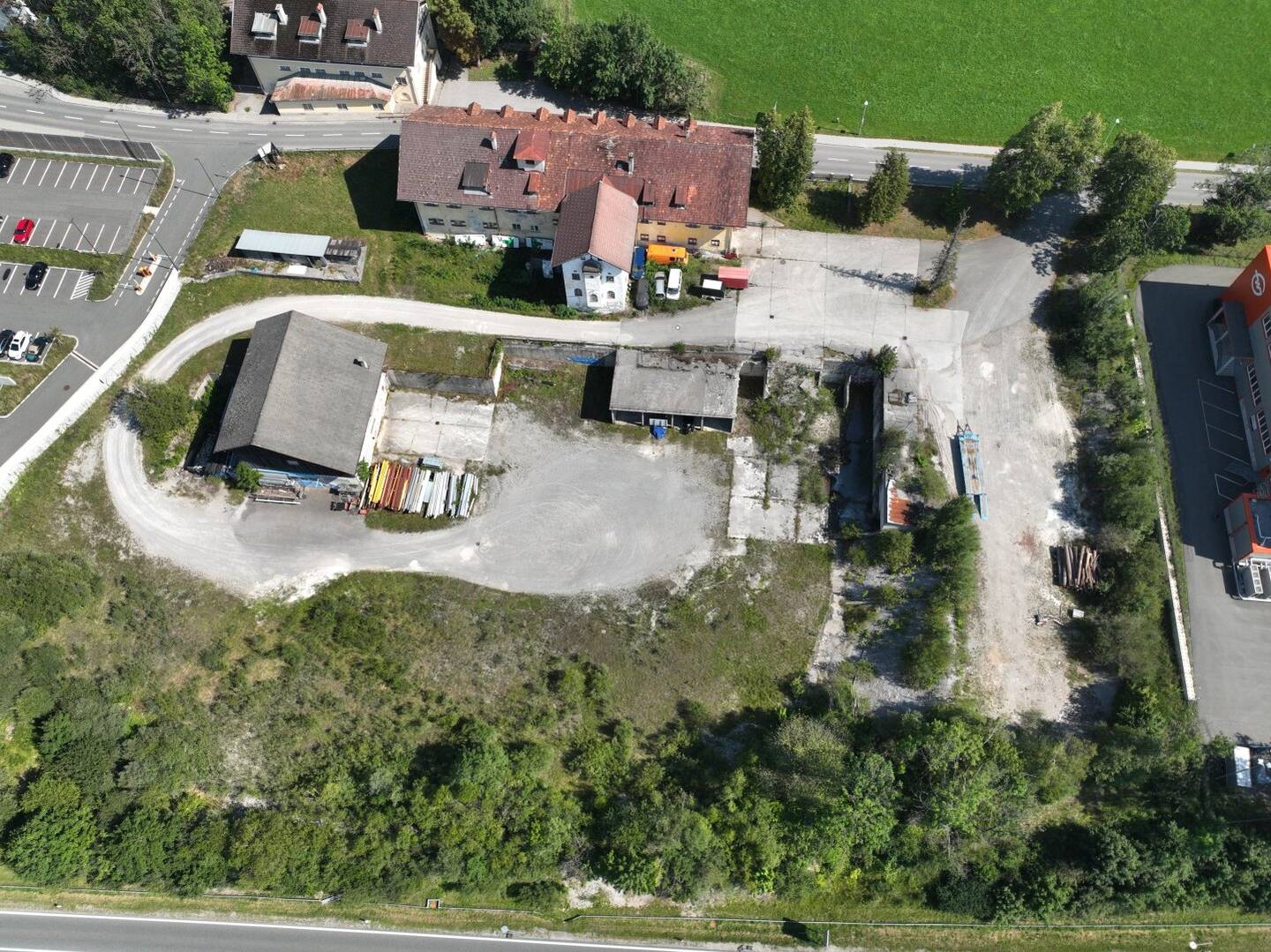 Over 11,500 m² of commercial space in Reutte/Breitenwang directly on the B179 for rent