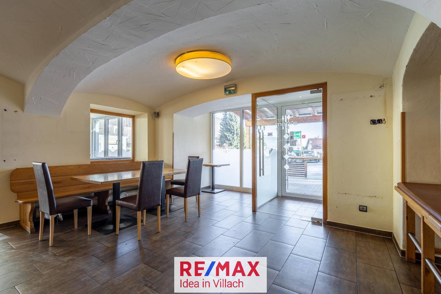 Apartment in the village center with guest terrace that stands out for its location and outdoor seating in a renowned gastronomy property