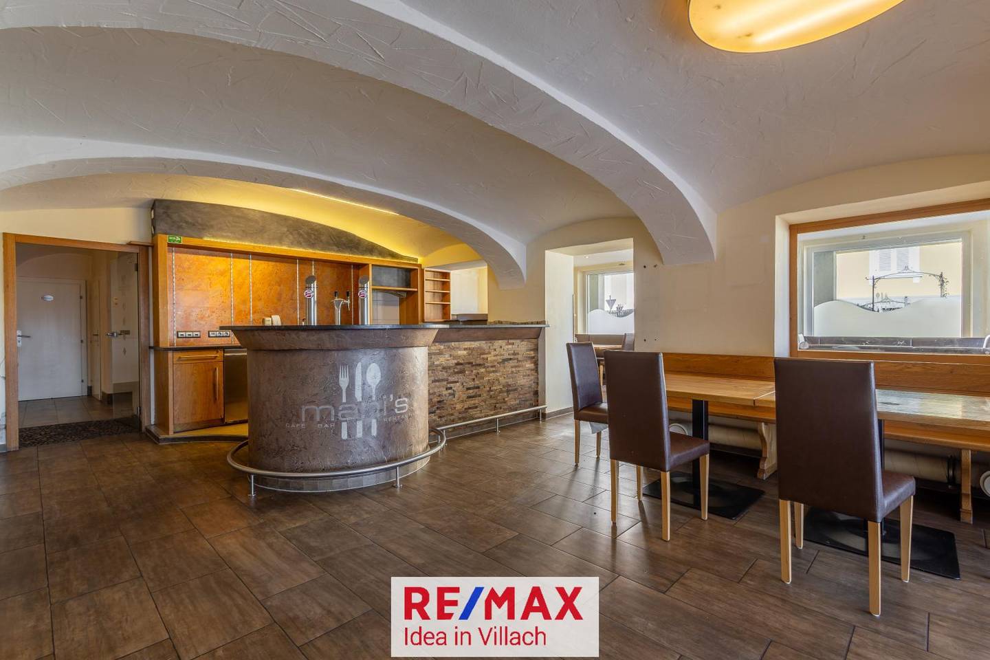 Apartment in the village center with guest terrace that stands out for its location and outdoor seating in a renowned gastronomy property
