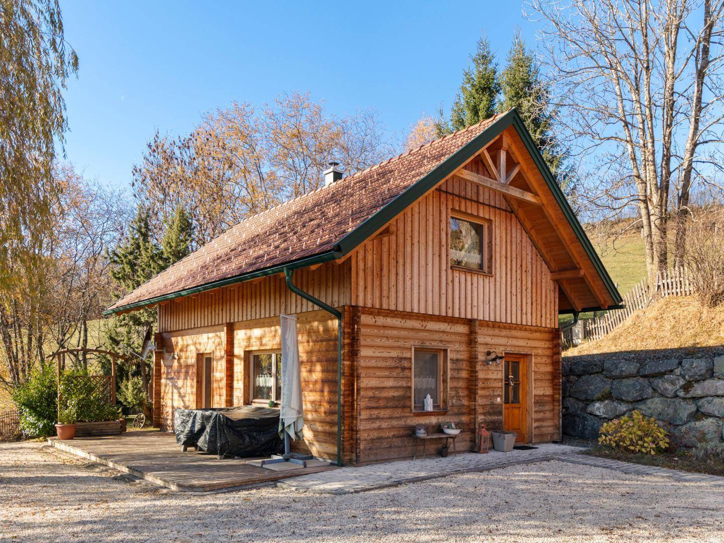 Jagdhaus in Hüttenberg, 72 m², 3 Zimmer, Kachelofen & Garten