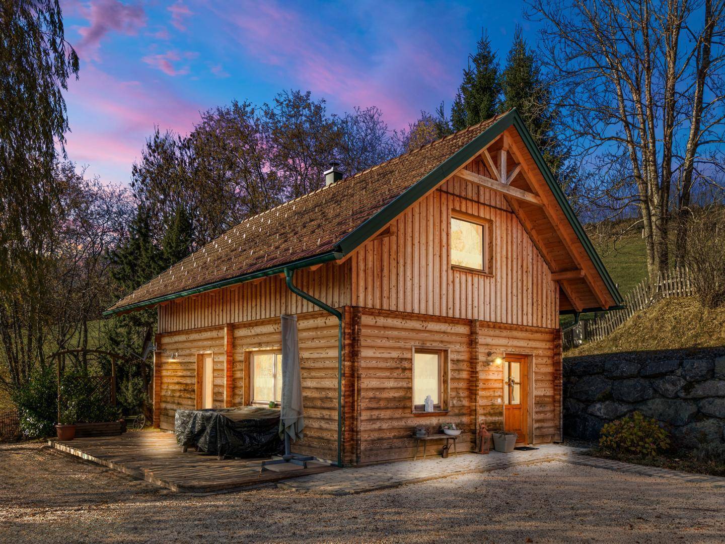 Jagdhaus in Hüttenberg, 72 m², 3 Zimmer, Kachelofen & Garten