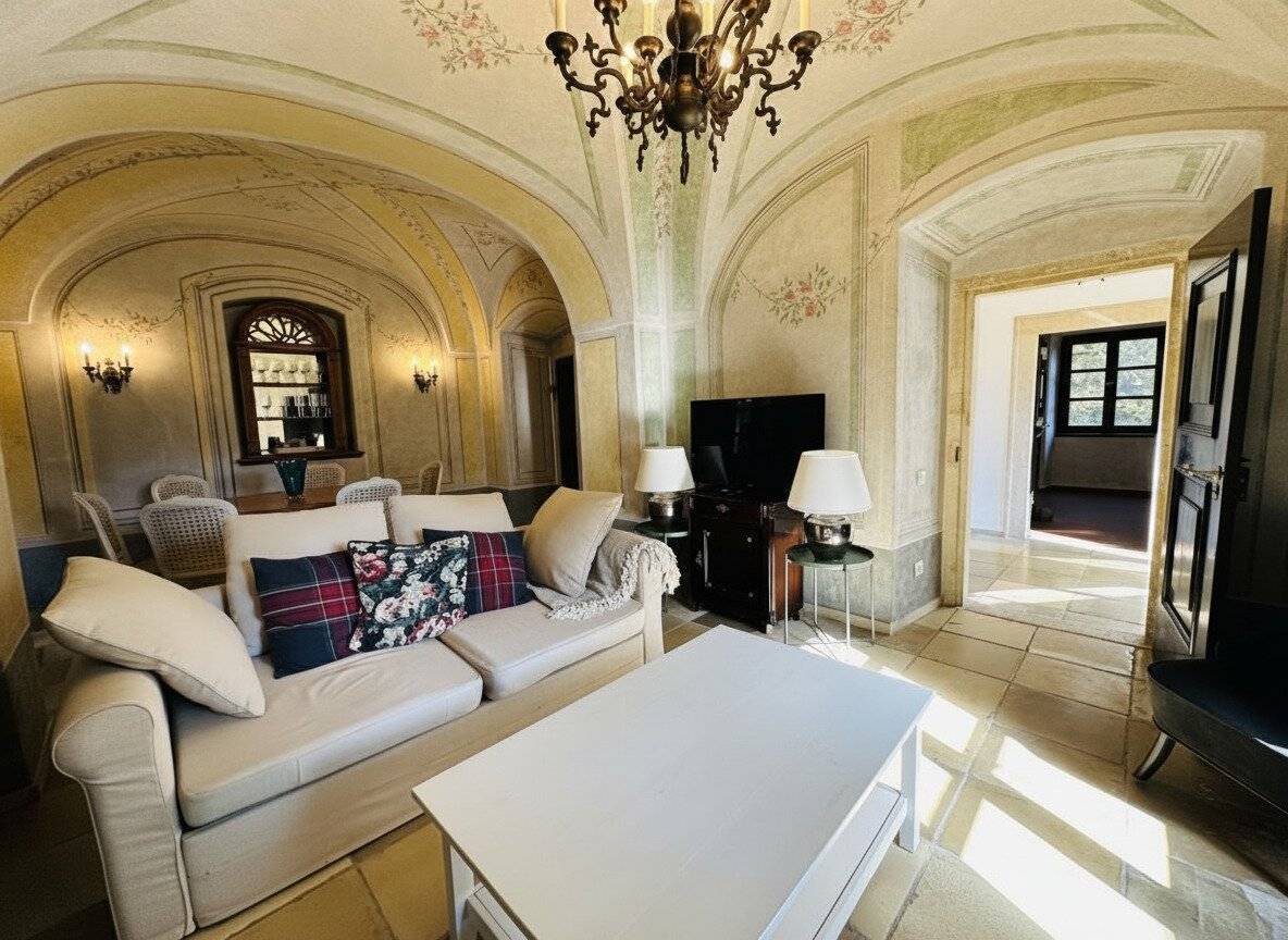 Approx. 3000 m² spacious and stylishly designed garden area with terraces, pavilion and exclusive retreat spaces, ideal backdrop for events, client meetings or outdoor staging
