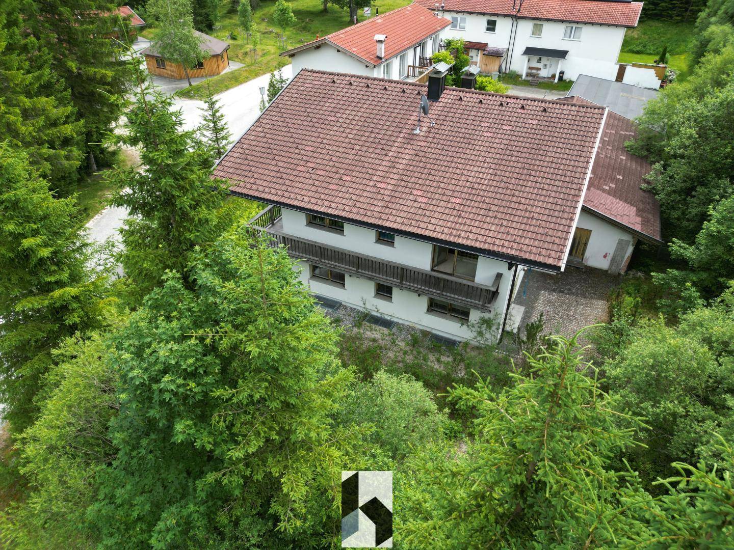 Großzügiges Wohnhaus mit viel Entwicklungspotential zu verkaufen!