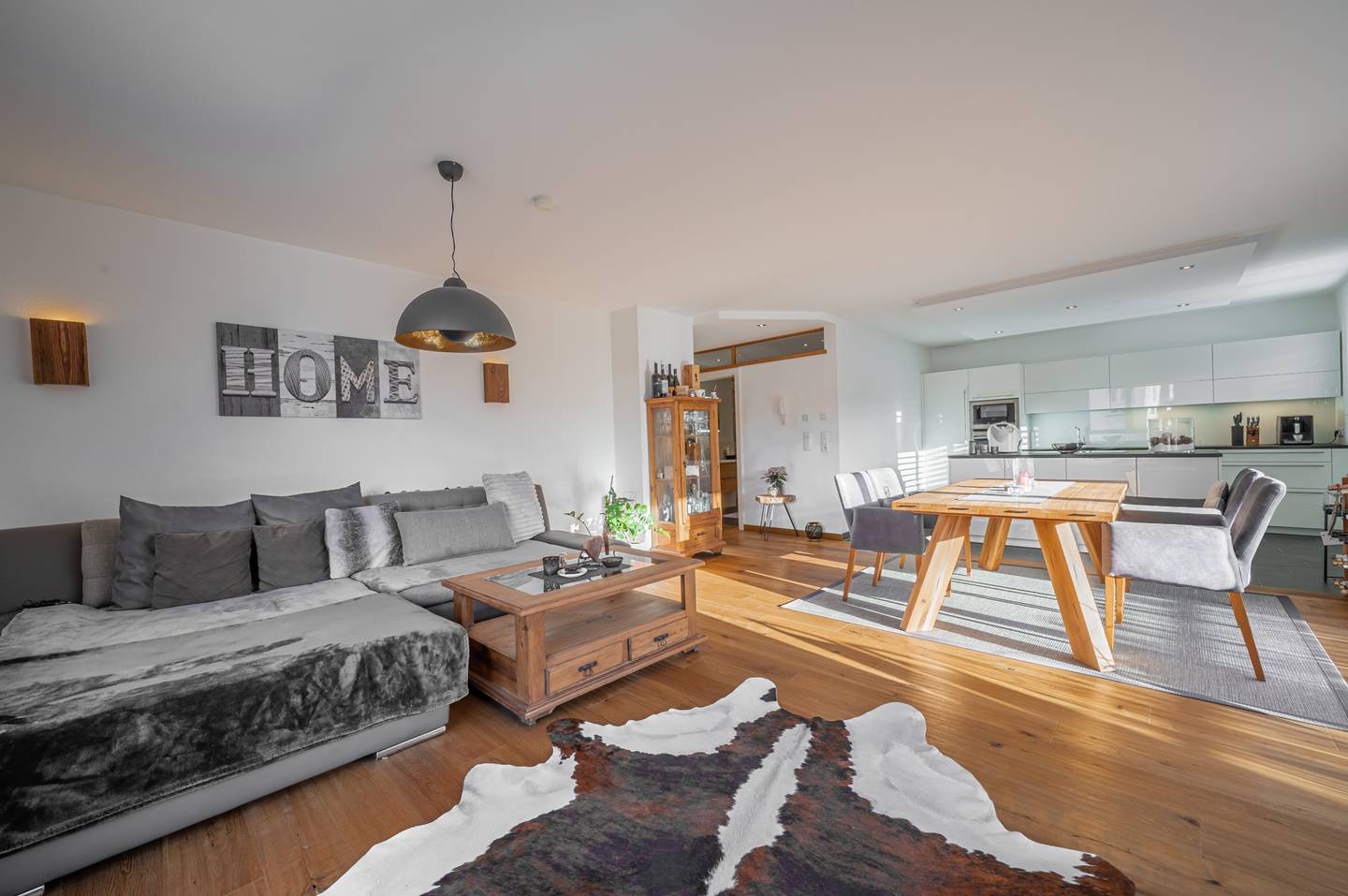 apartment quiet location living area balconies