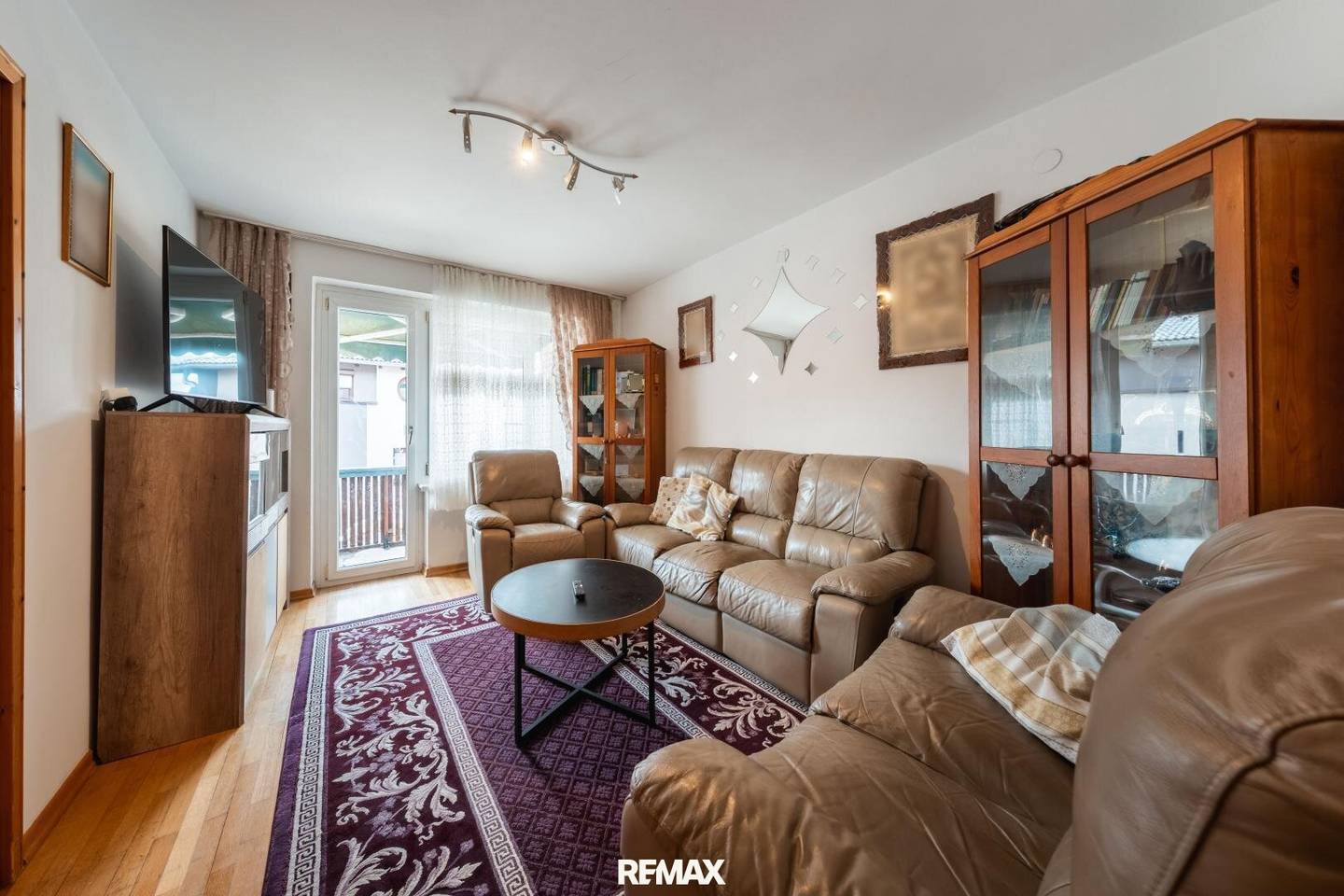 Apartment in suburban location with balcony and parking
