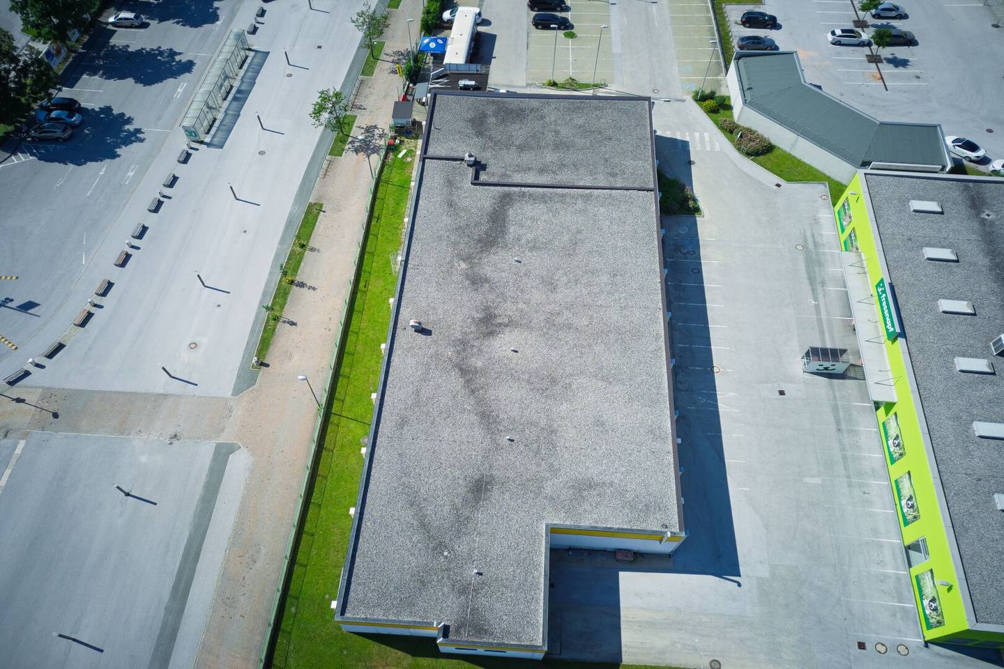 Versatile commercial property with parking for your business idea in Wörgl