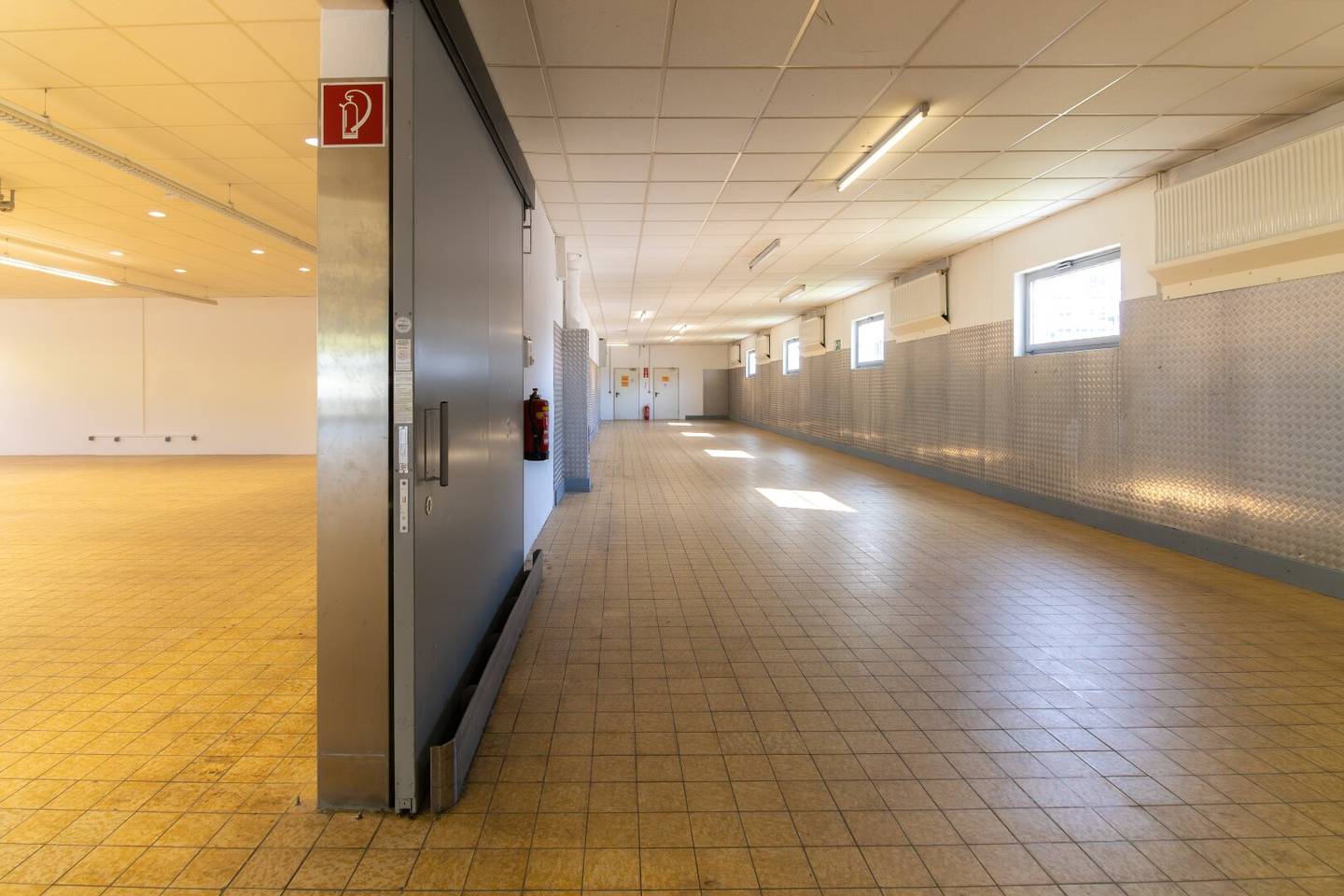 Versatile commercial property with parking for your business idea in Wörgl